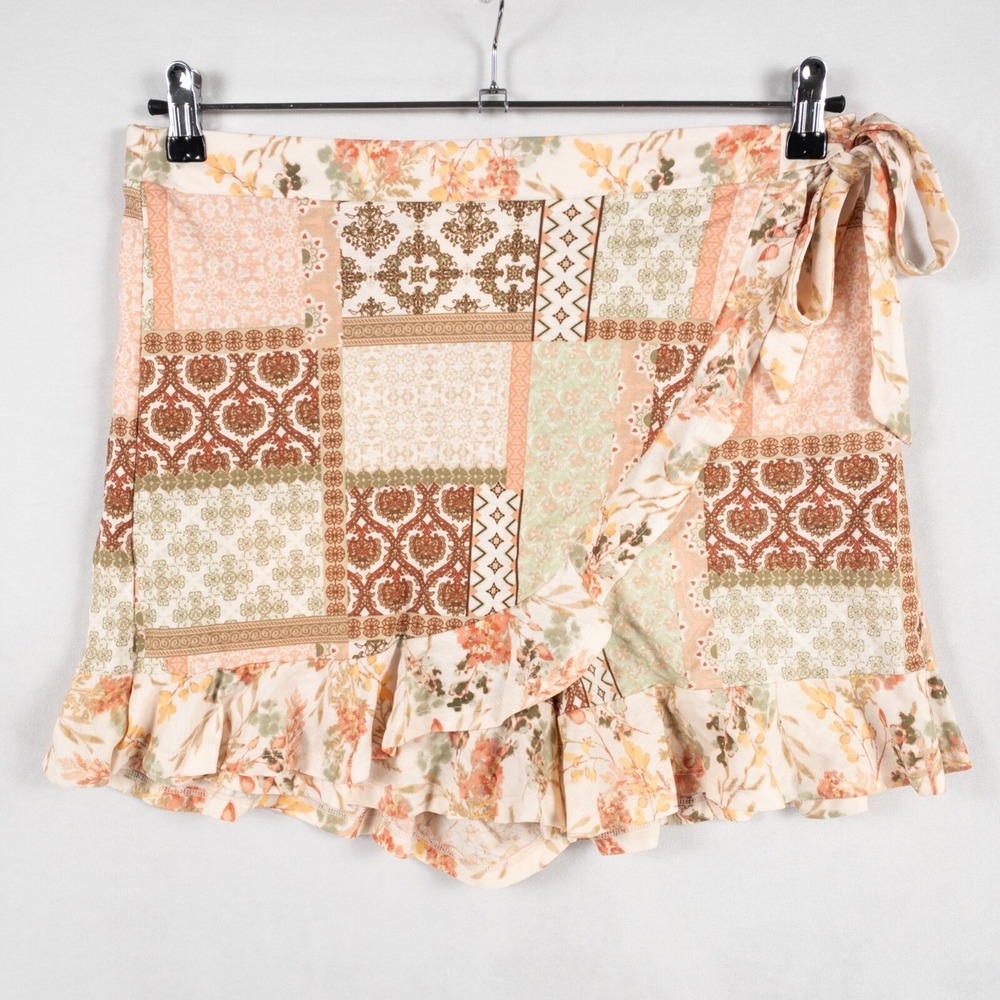 Cato Shorts Small Multicolor Spring Bloom Pull On Ruffle Hem Wrap Front Detail